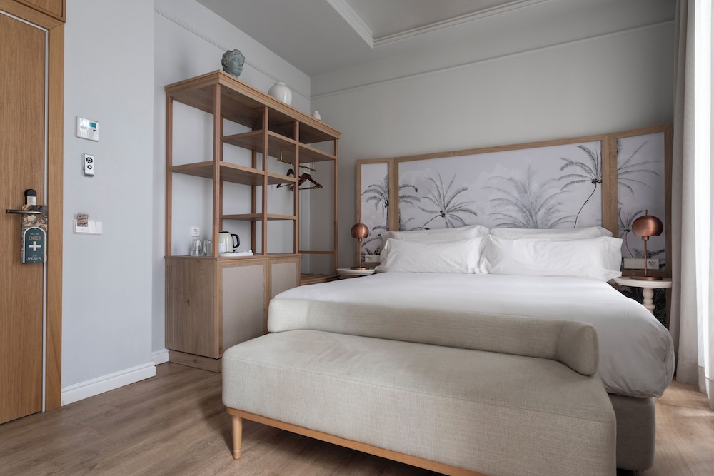 SUPERIOR, DOUBLE BED