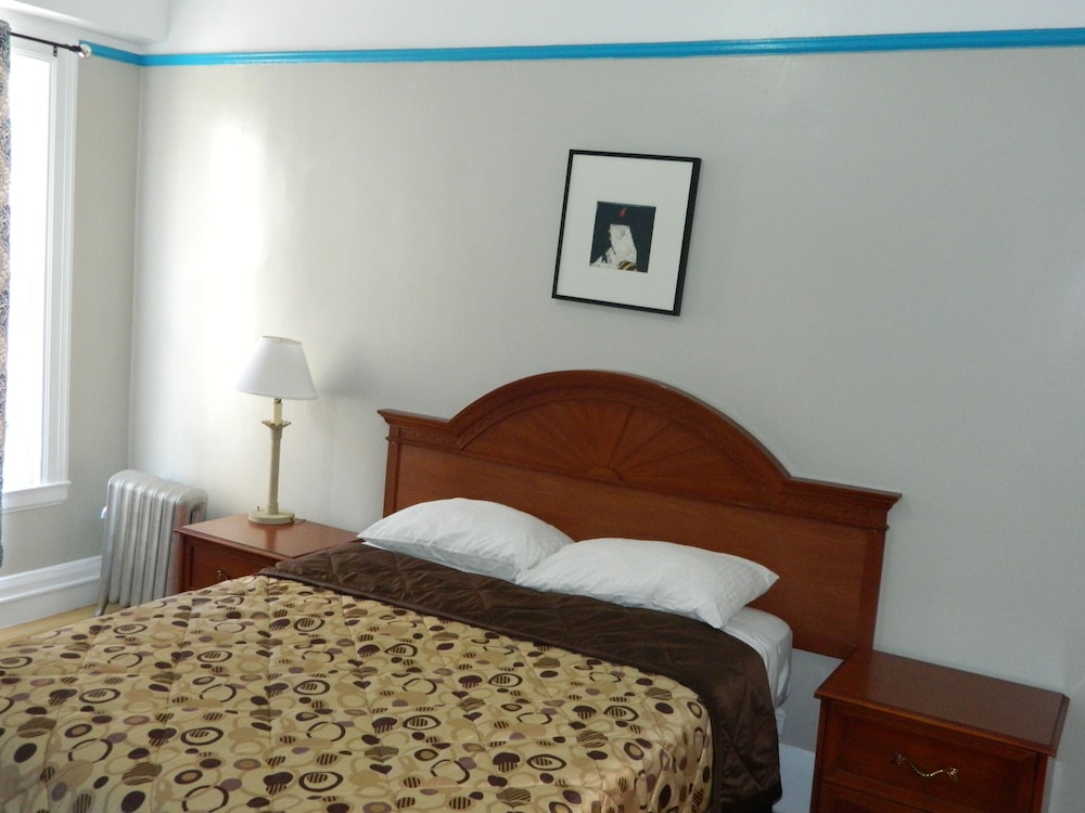 Admiral Hotel 18/56