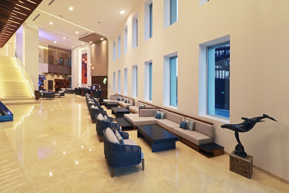 Holiday Inn and Suites Puerto Vallarta Marina and Golf 64/78