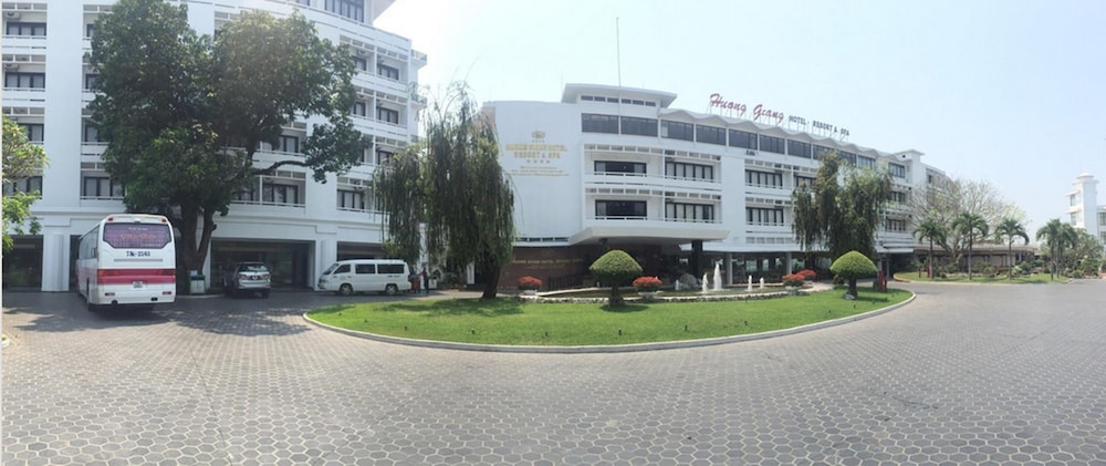 Huong Giang Hotel 68/77