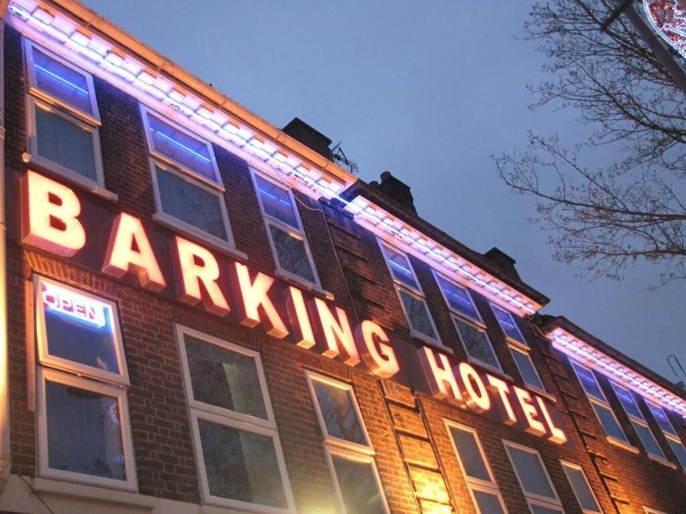 Barking Hotel 2/24
