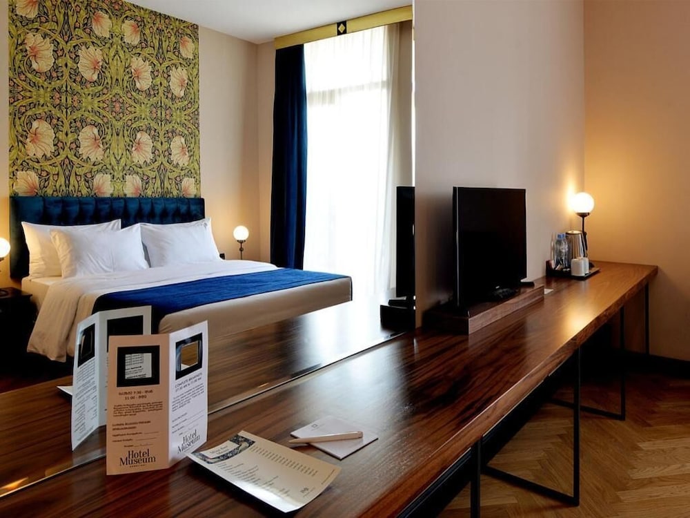 Madatovi, Double Bed
