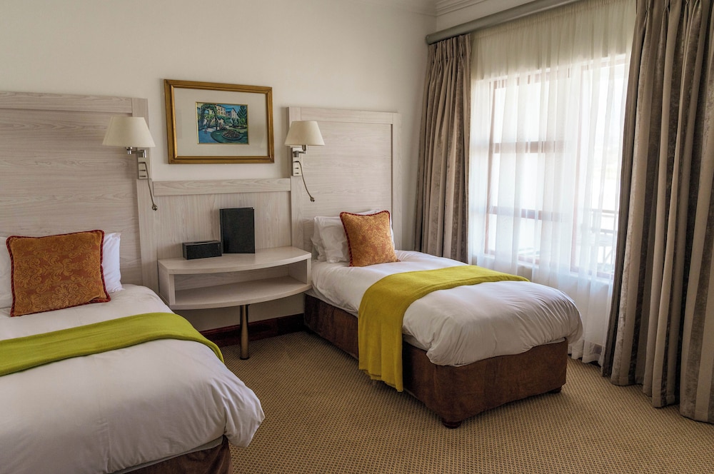غرفة فاخرة بسريرين منفصلين، Val Du Charron Coach House 2/6