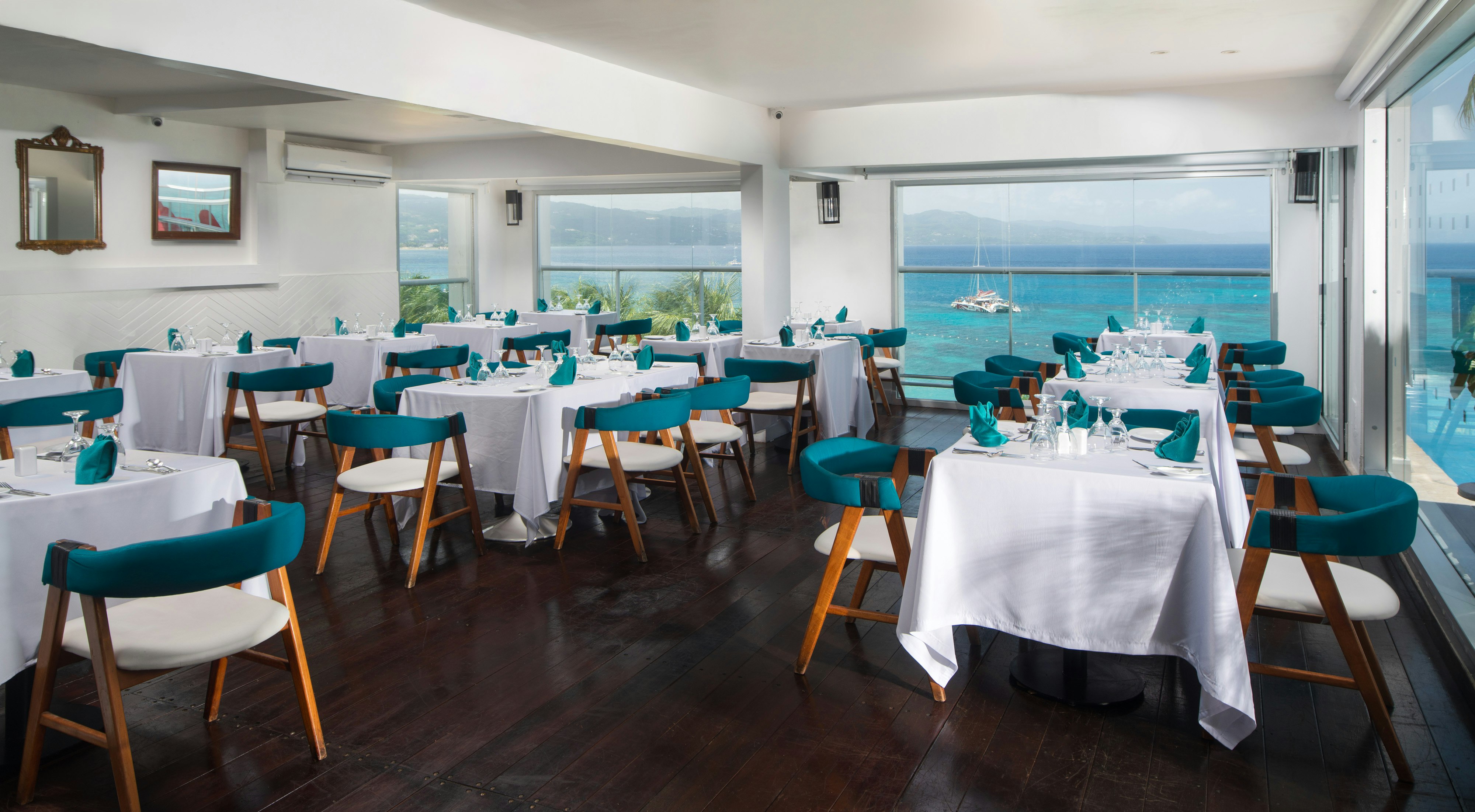 S Hotel Montego Bay 48/78