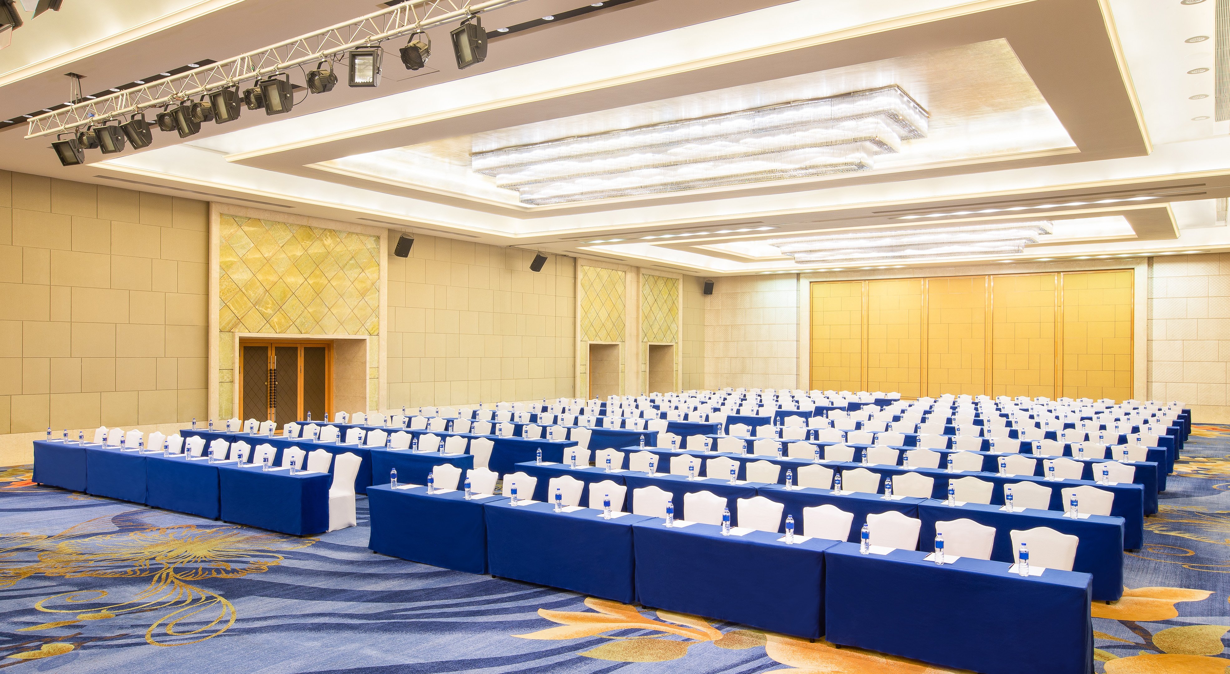 Crowne Plaza Shenzhen Longgang City Centre 40/50