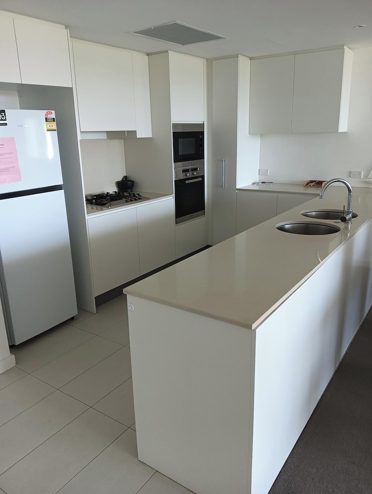 Kirra Surf Apartments 13/75