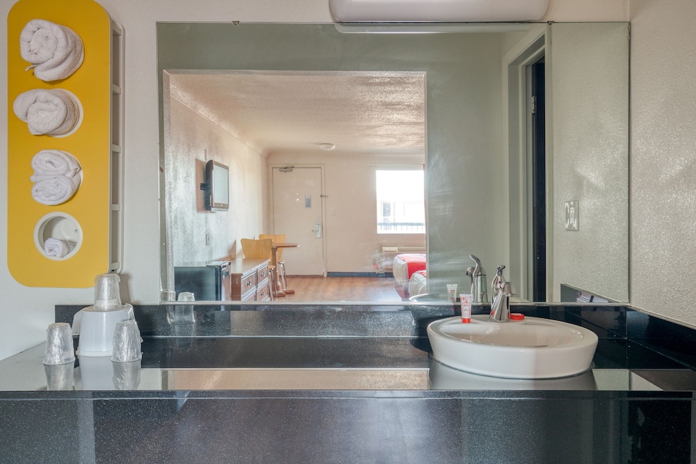 Fairbridge Inn Express North Lima 37/40