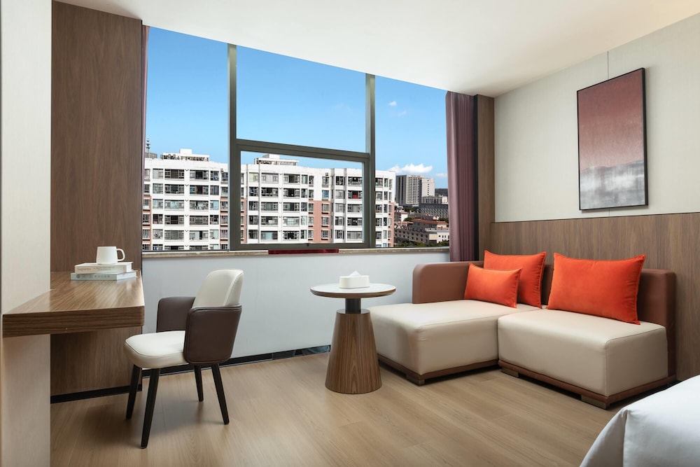 Hawthorn by Wyndham Lincang Linxiang 14/19