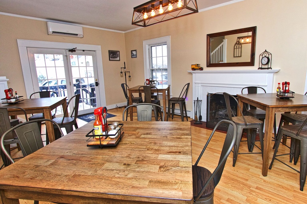 Clay Corner Inn 26/48