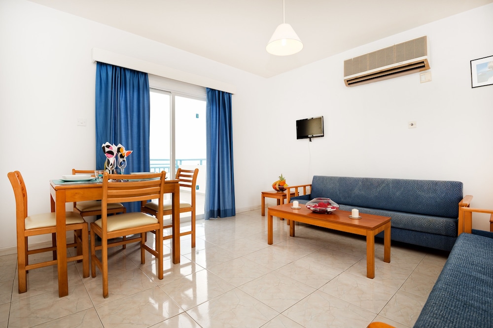 Sunny Hill Hotel Apartments 33/58