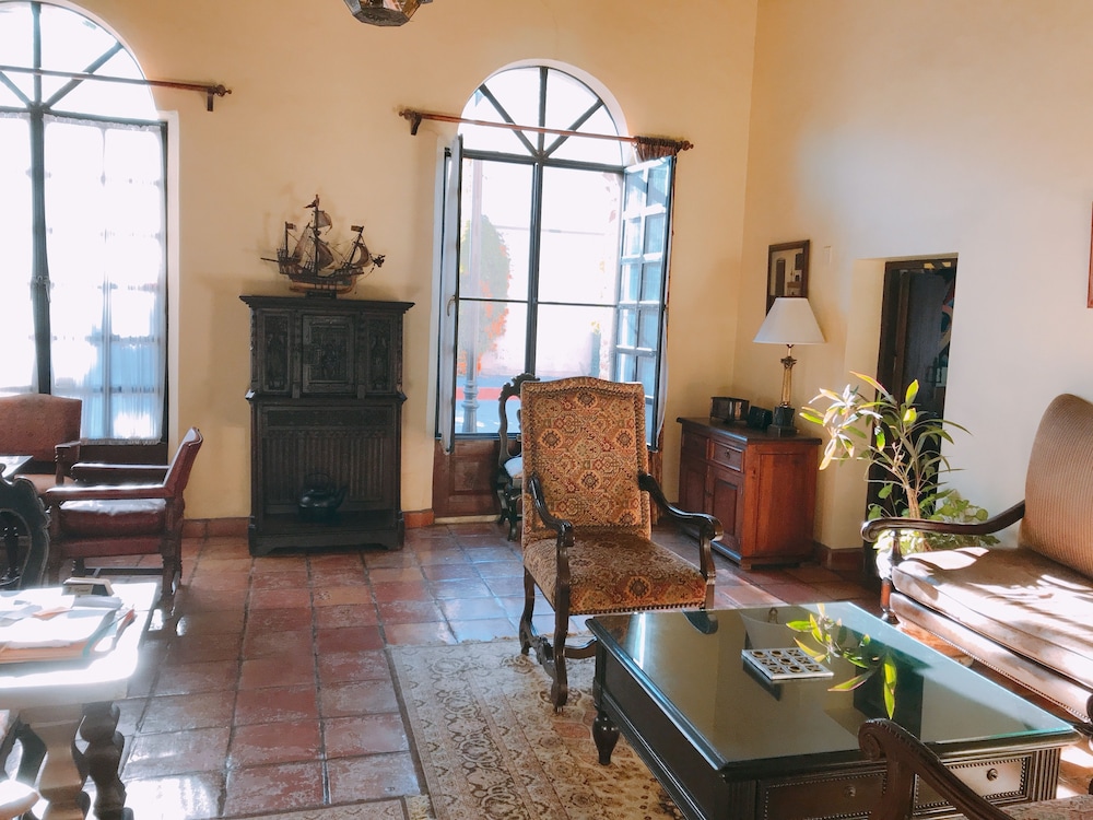 The Todos Santos Inn 55/83