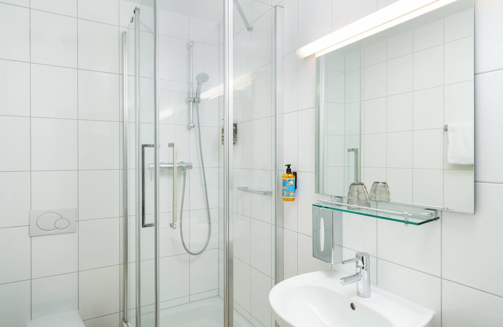 غرفة قياسية بسرير كوين، elaya Hotel Stuttgart Ludwigsburg, Trademark by Wyndham 2/3