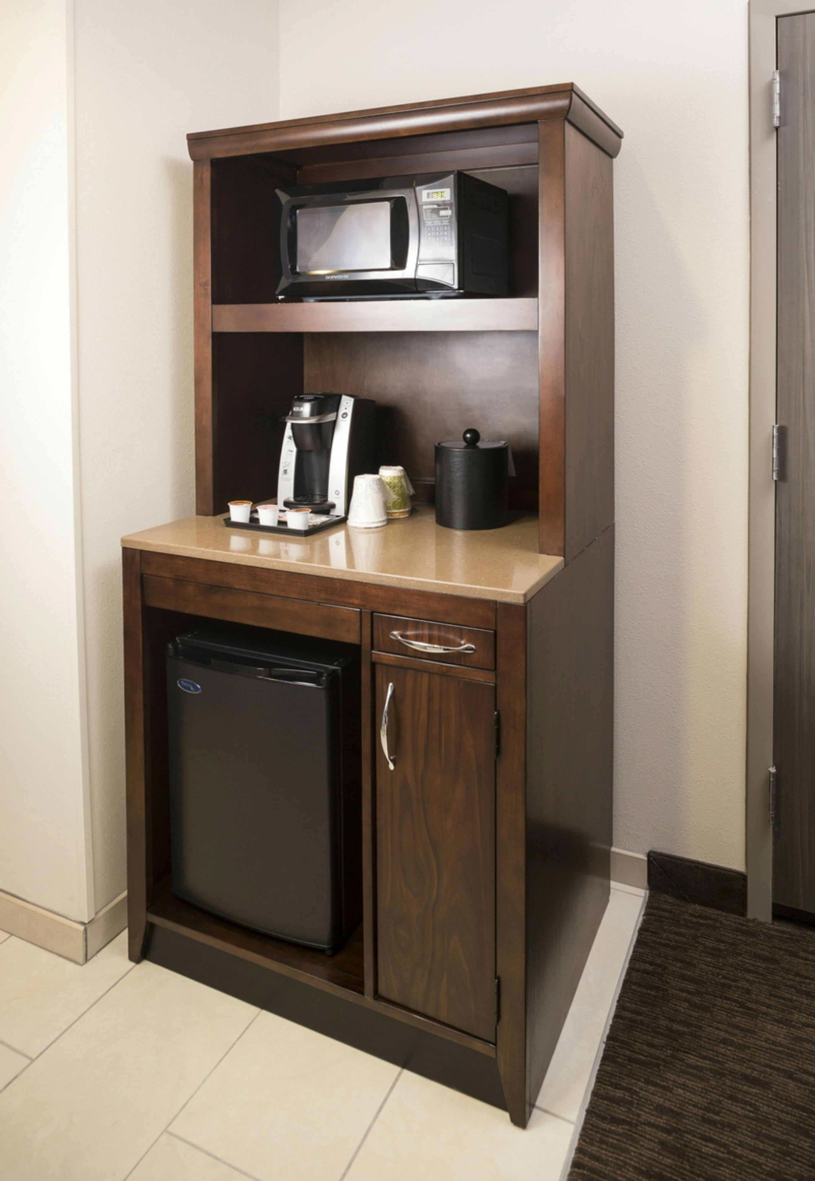 1 BEDROOM, SUITE, KING BED, ACCESSIBLE