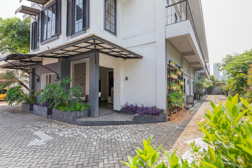 Reddoorz Plus Near Mall Slipi Jaya 6/50