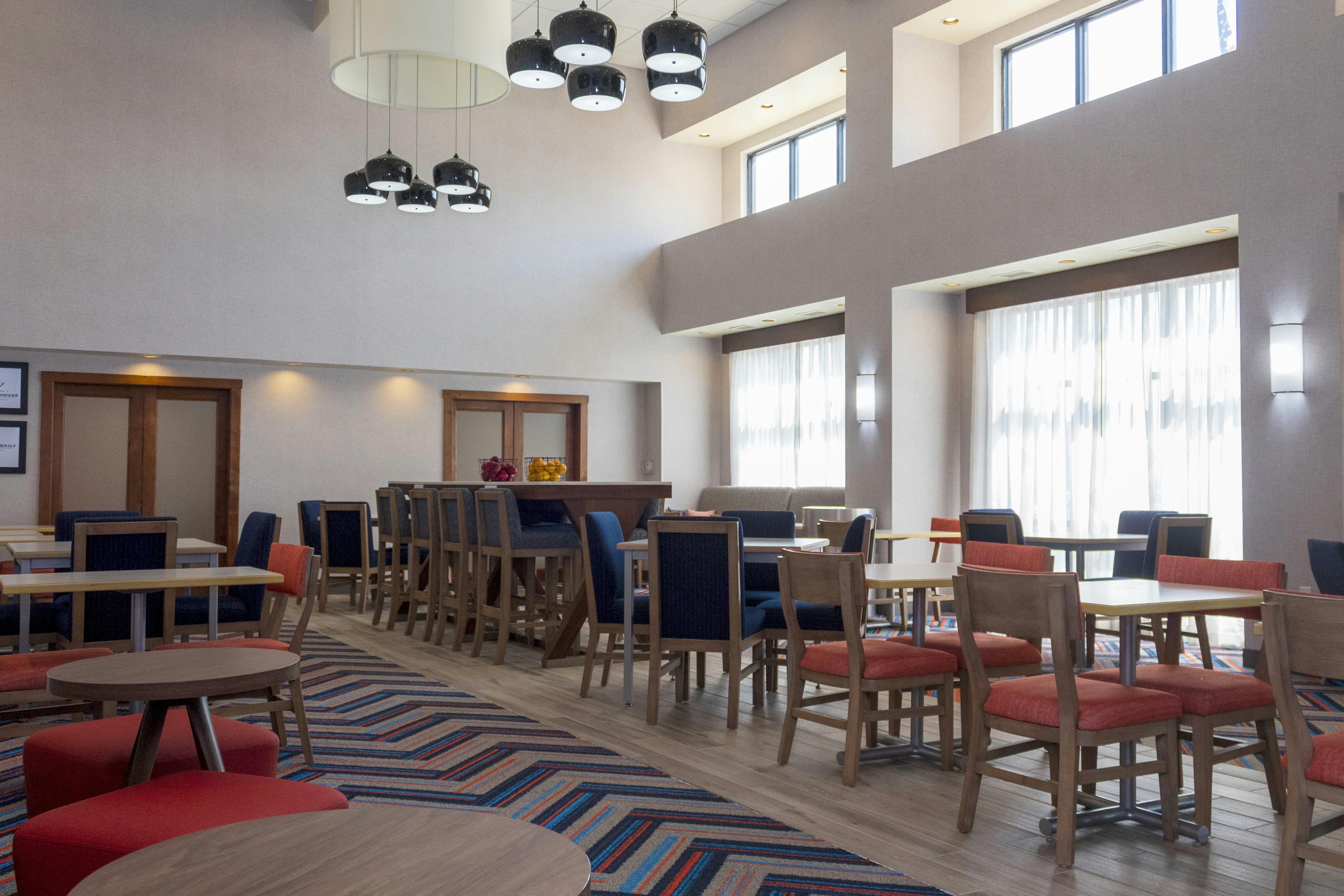 Hampton Inn & Suites Riverton 44/73