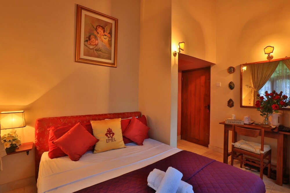 Emel Boutique Hotel 8/50