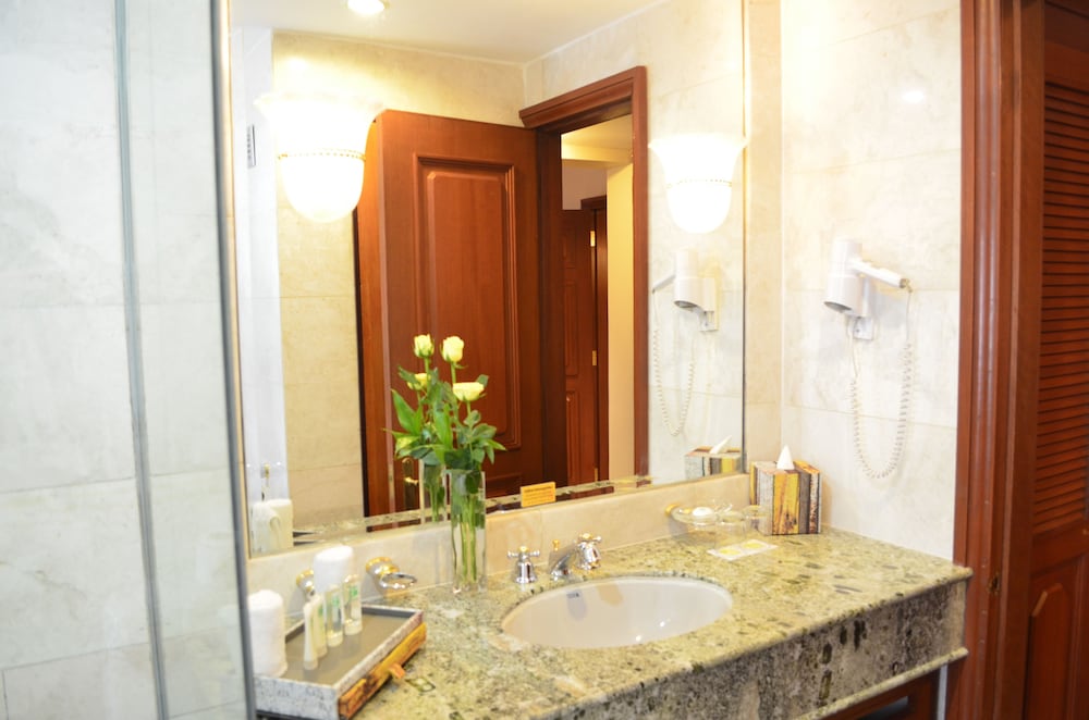 Cambodiana Hotel 50/50