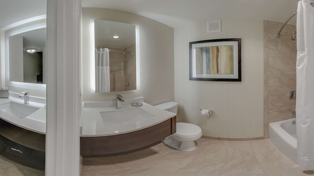 Best Western Plus Carriage Inn 23/78