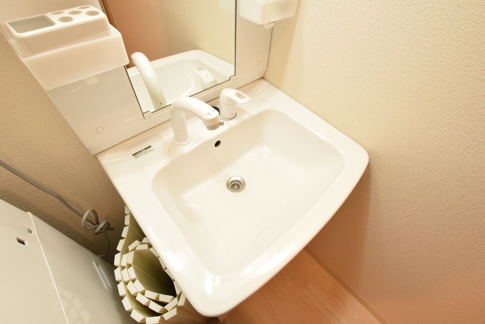House, Double Bed, 2 Sofa, Yokoduna Hostel 2/2