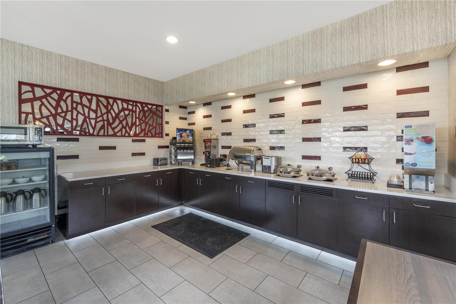 Best Western Plus Castlerock Inn & Suites 6/19