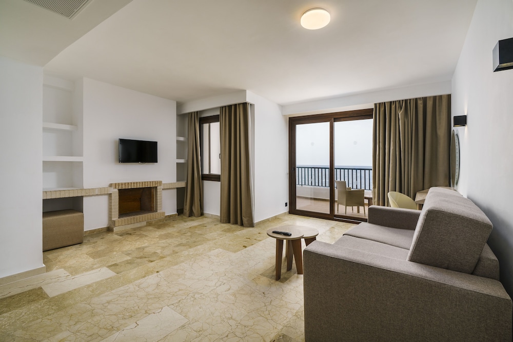 Alua Suites Las Rocas 55/82
