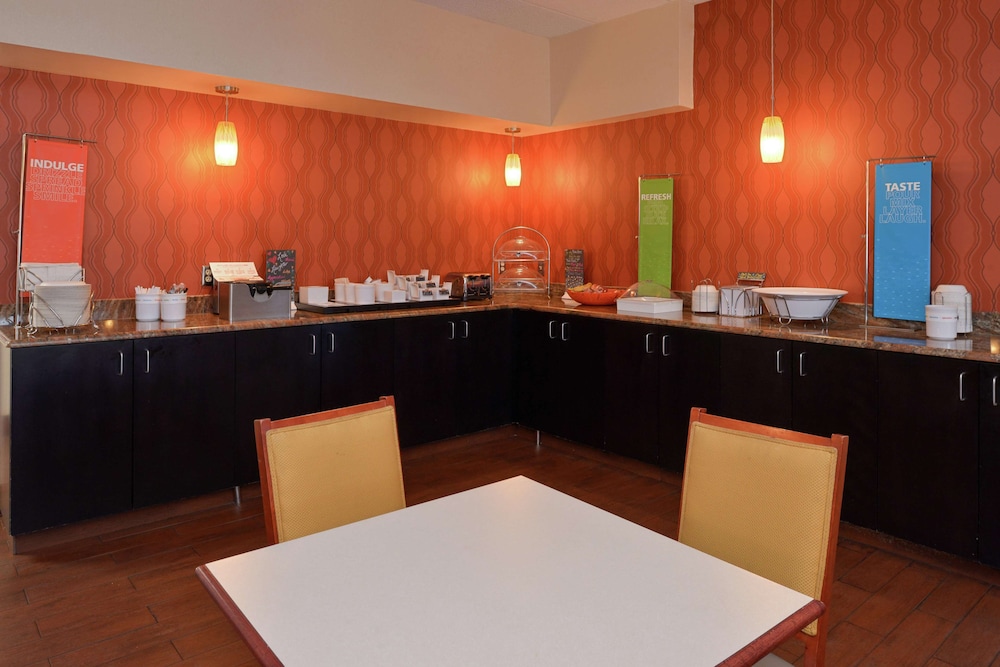 Hampton Inn Columbus East 55/61