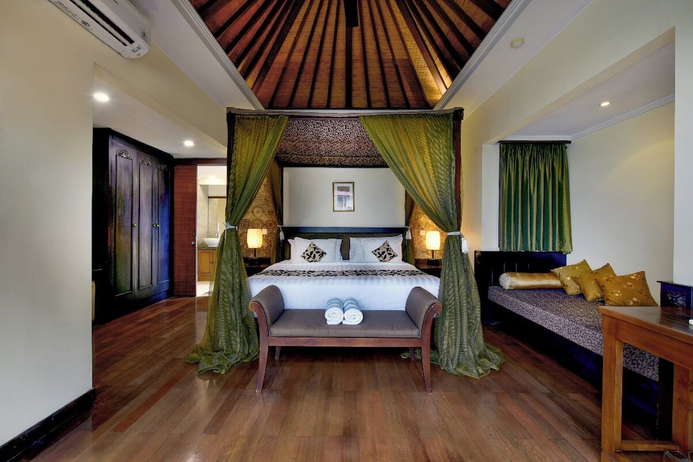 The Khayangan Dreams Seminyak 14/50