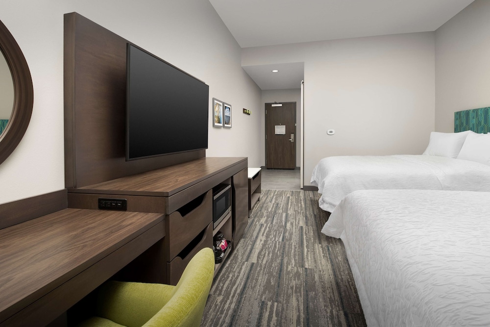 Hampton Inn Suites Lexington Sc 18/39