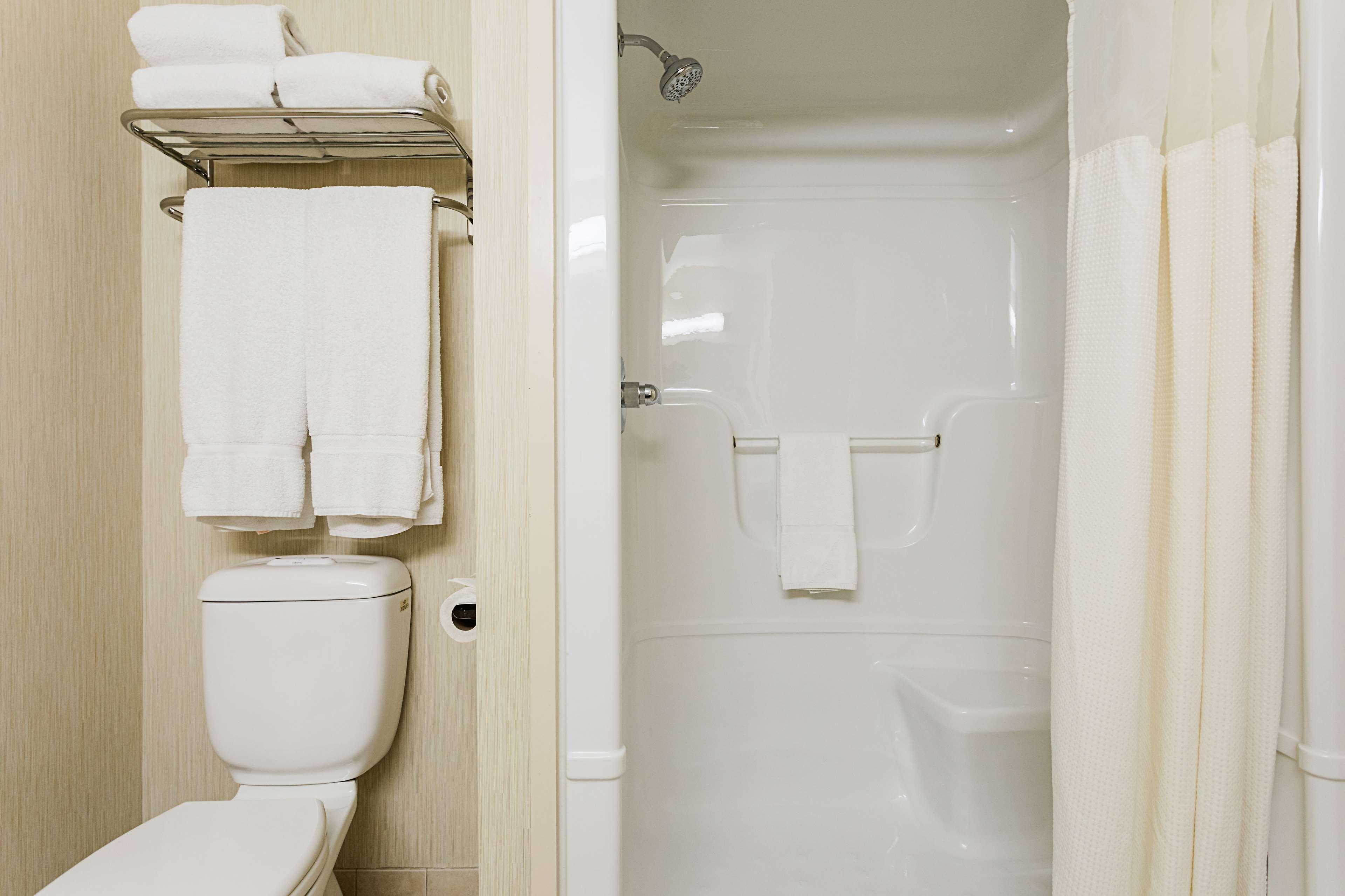 غرفة بسرير كينج، Best Western Inn On The Bay 4/4