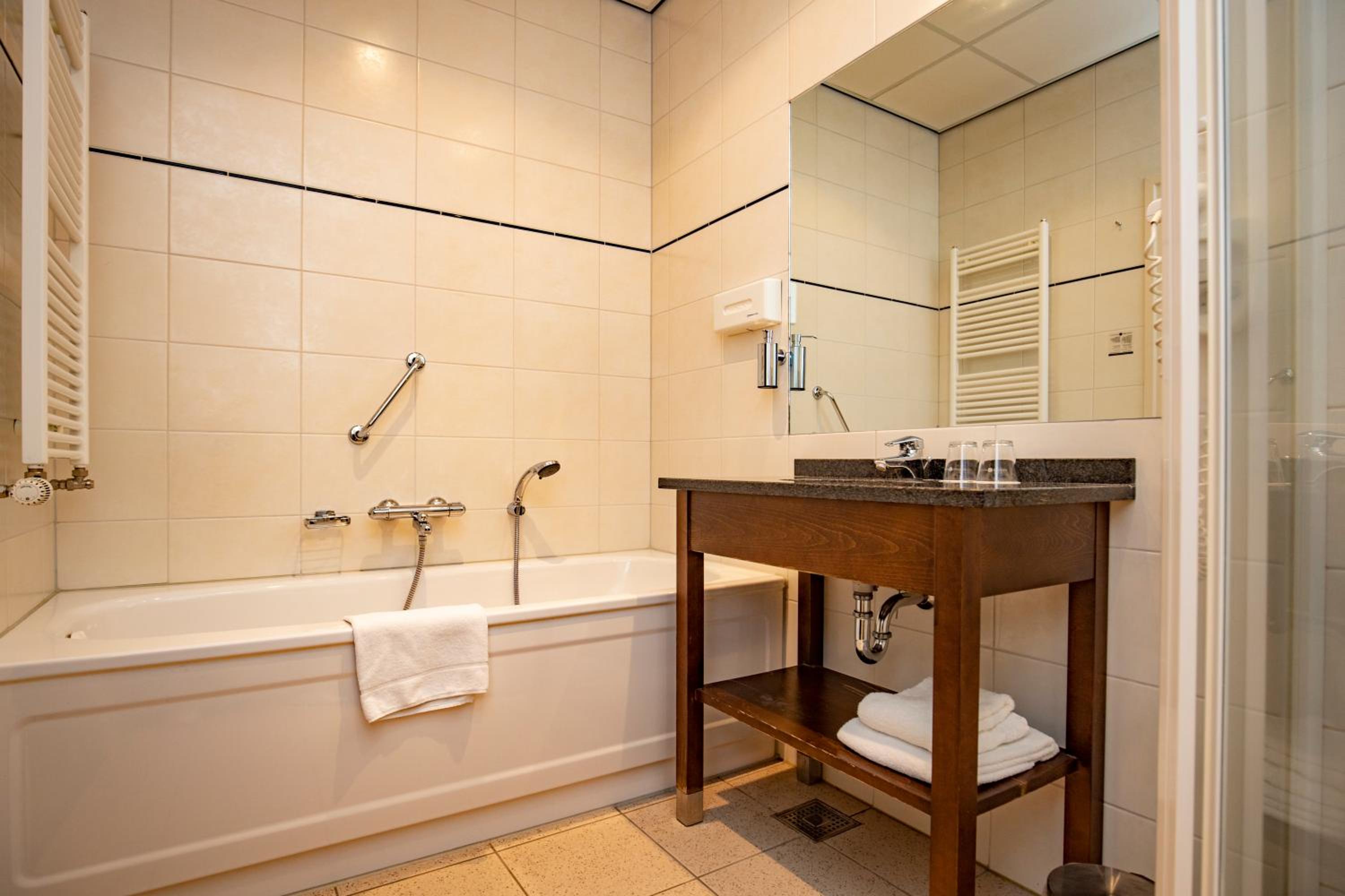 غرفة سوبيريور بسرير كوين، Fletcher Hotel-Restaurant Amersfoort 4/4