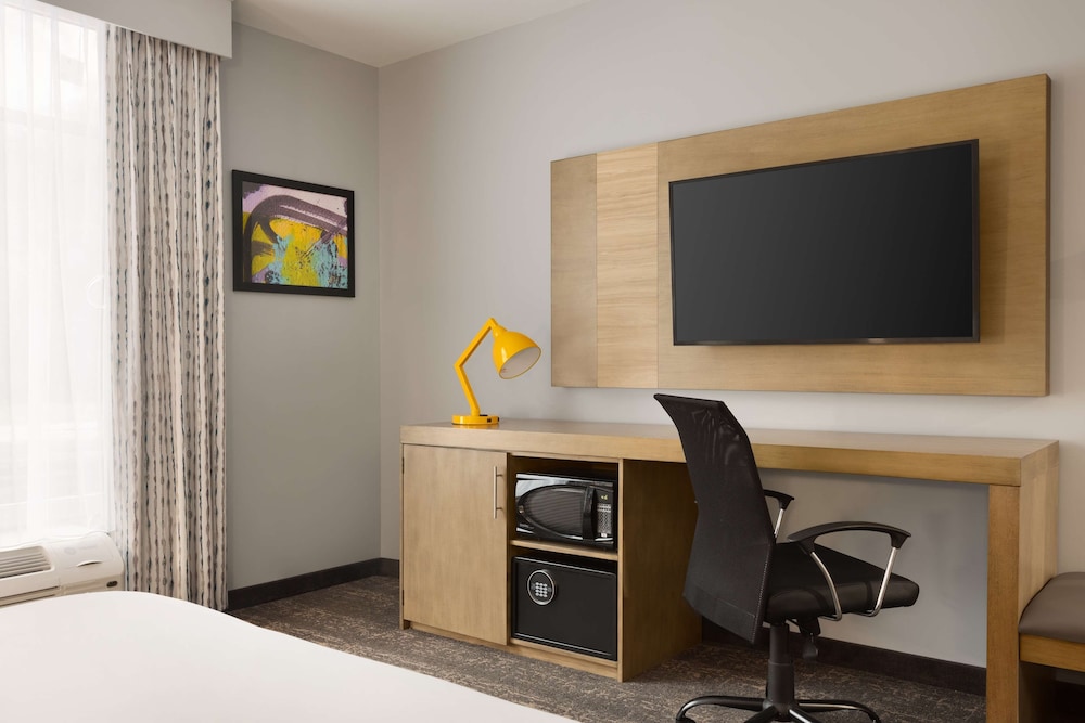 Park Inn by Radisson, Florence, SC 34/38