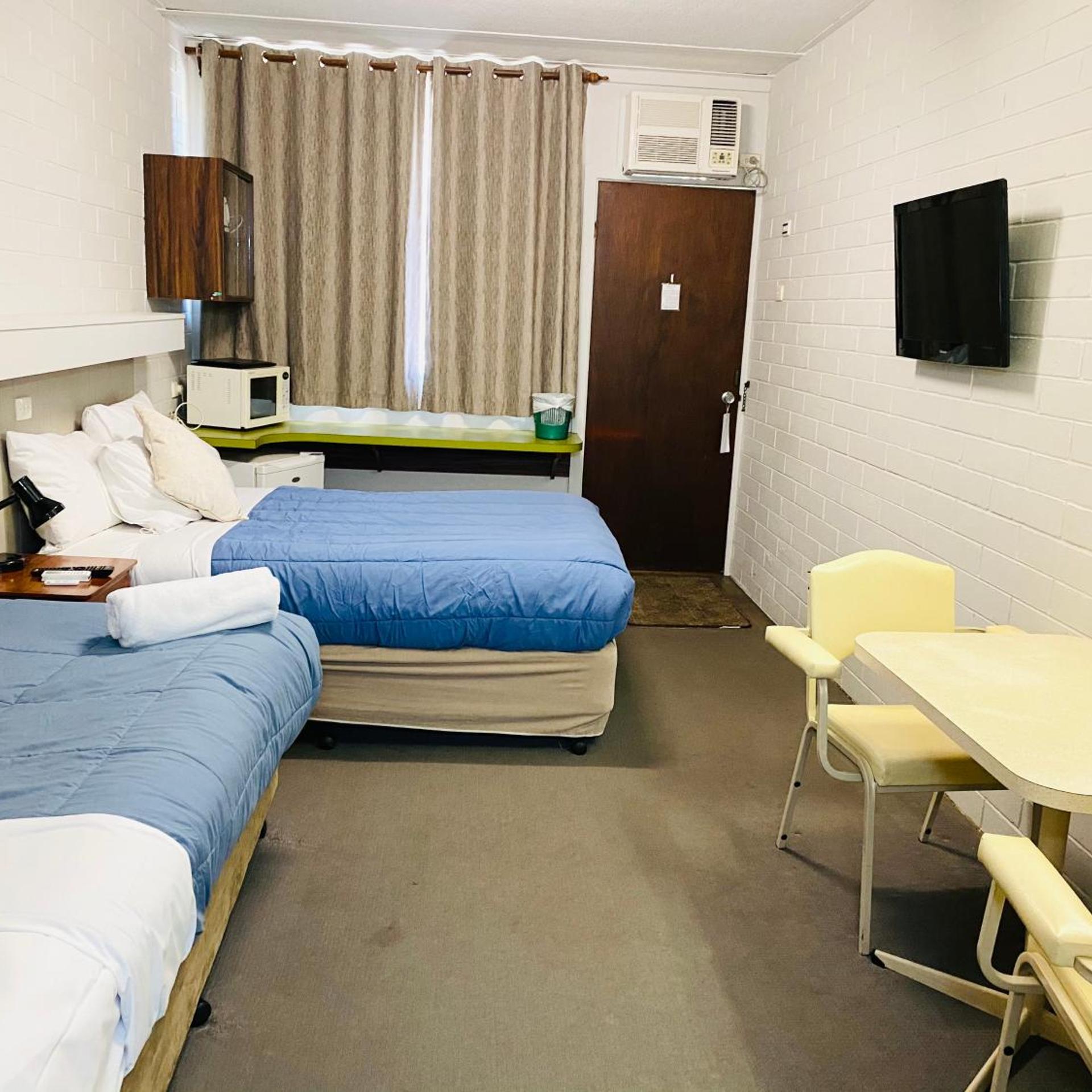 Millers Cottage Motel 12/29