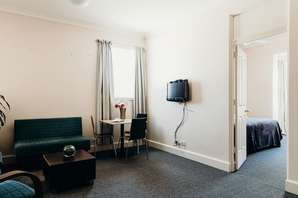 Port Macquarie Hotel 52/66