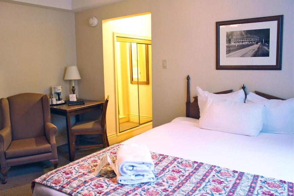 Harrison Resort Hot Springs 30/68