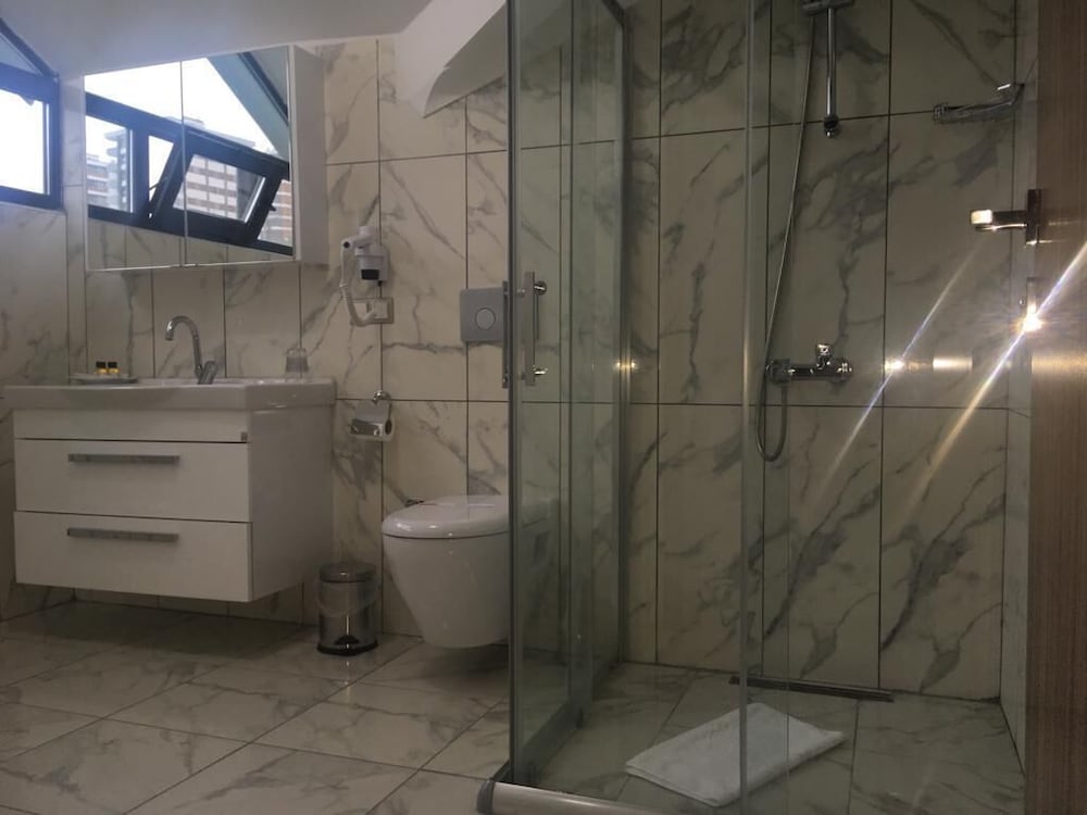 61 Park Hotel 10/51
