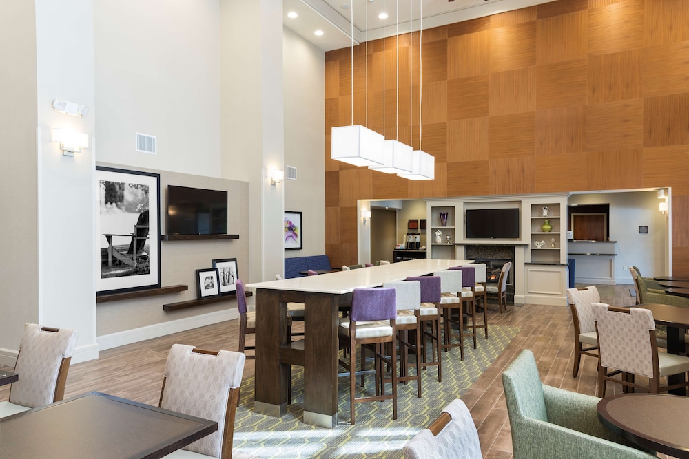 Hampton Inn & Suites Hartford - Manchester 46/61