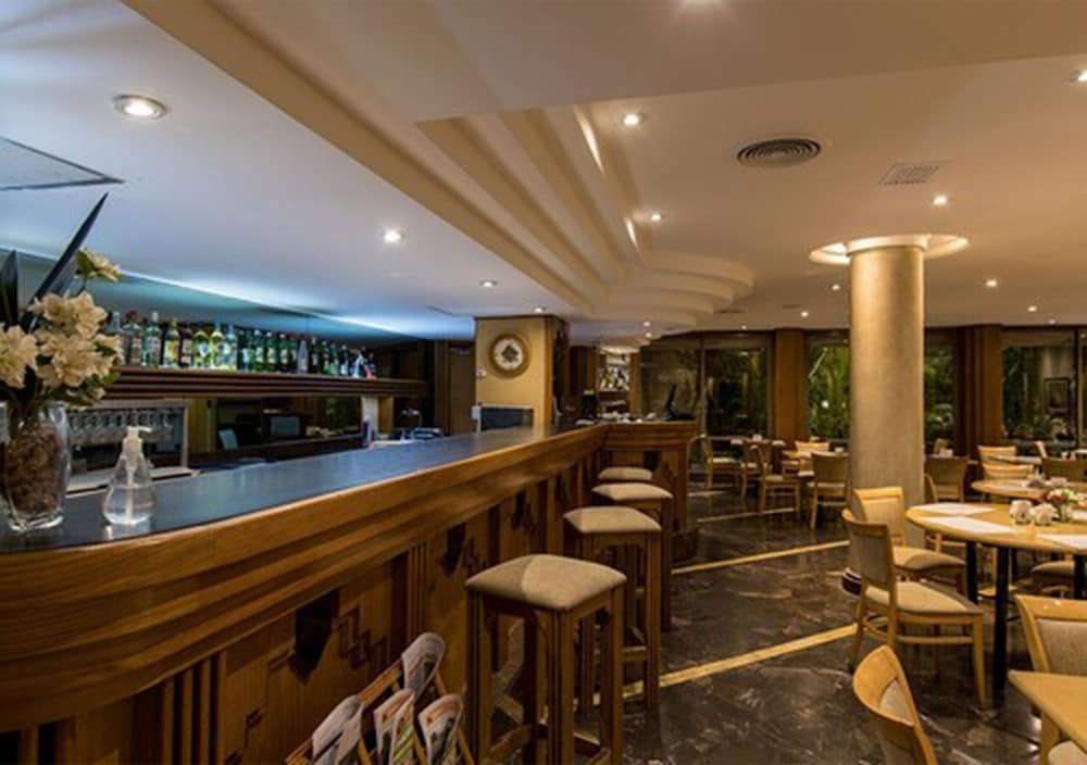 HOTEL SOLANS RIVIERA 6/40