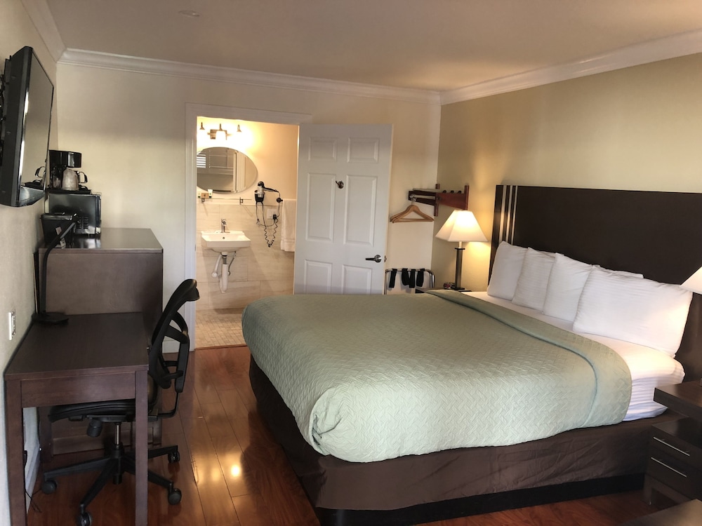Lombard Plaza Motel 9/64