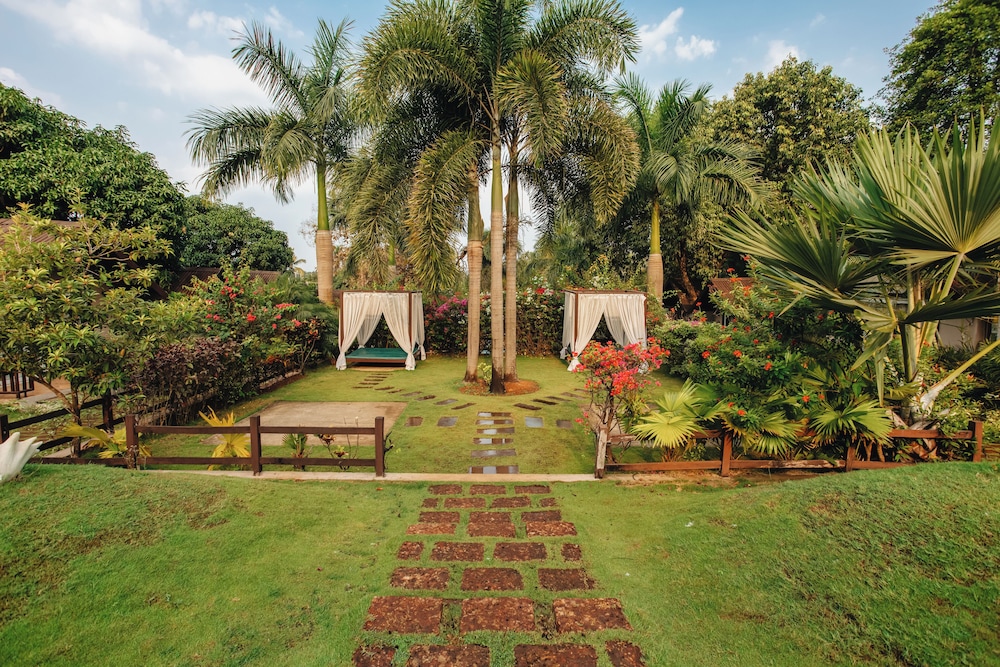 Stone Wood Resort & Spa 45/50