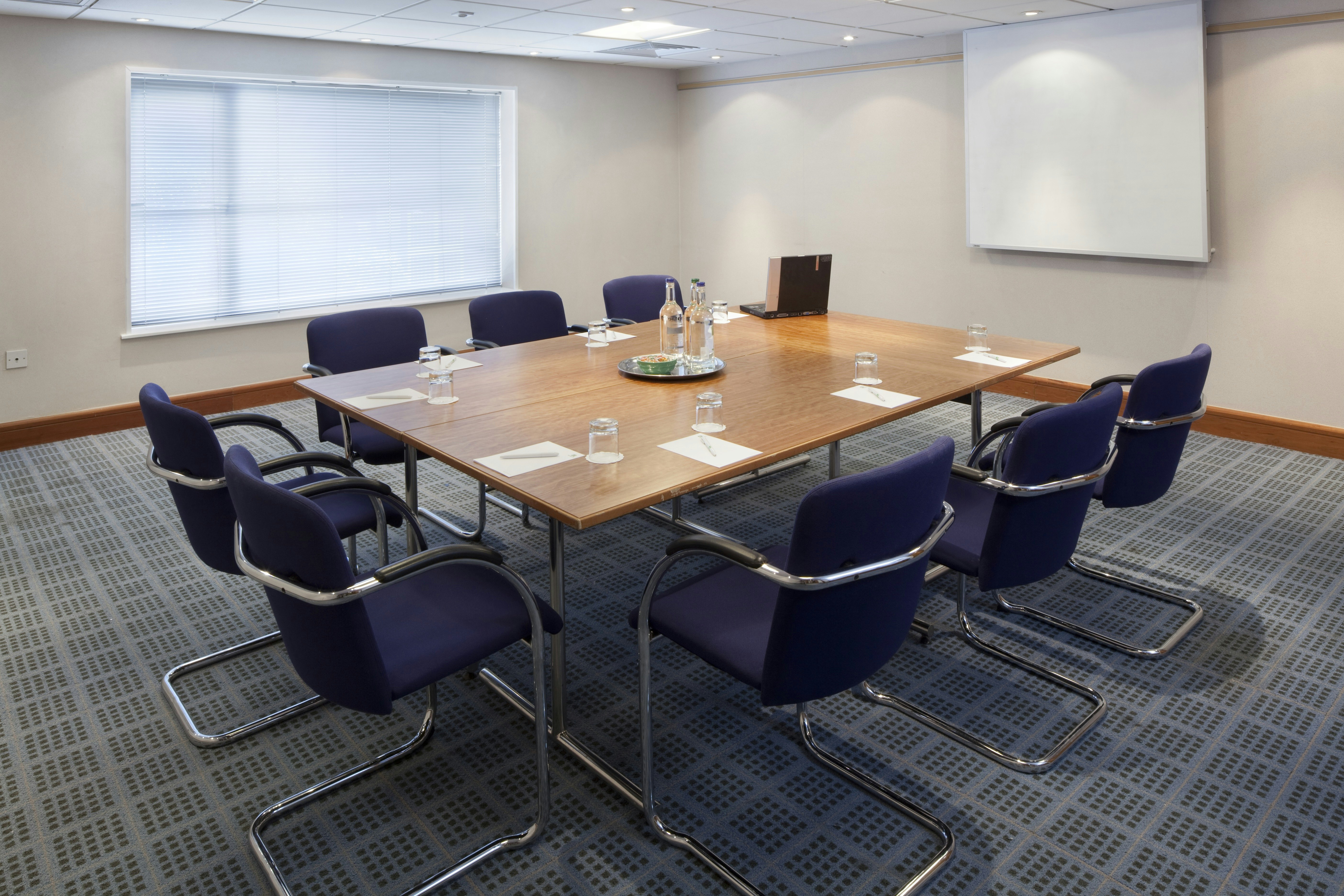 HOLIDAY INN BASINGSTOKE 34/45
