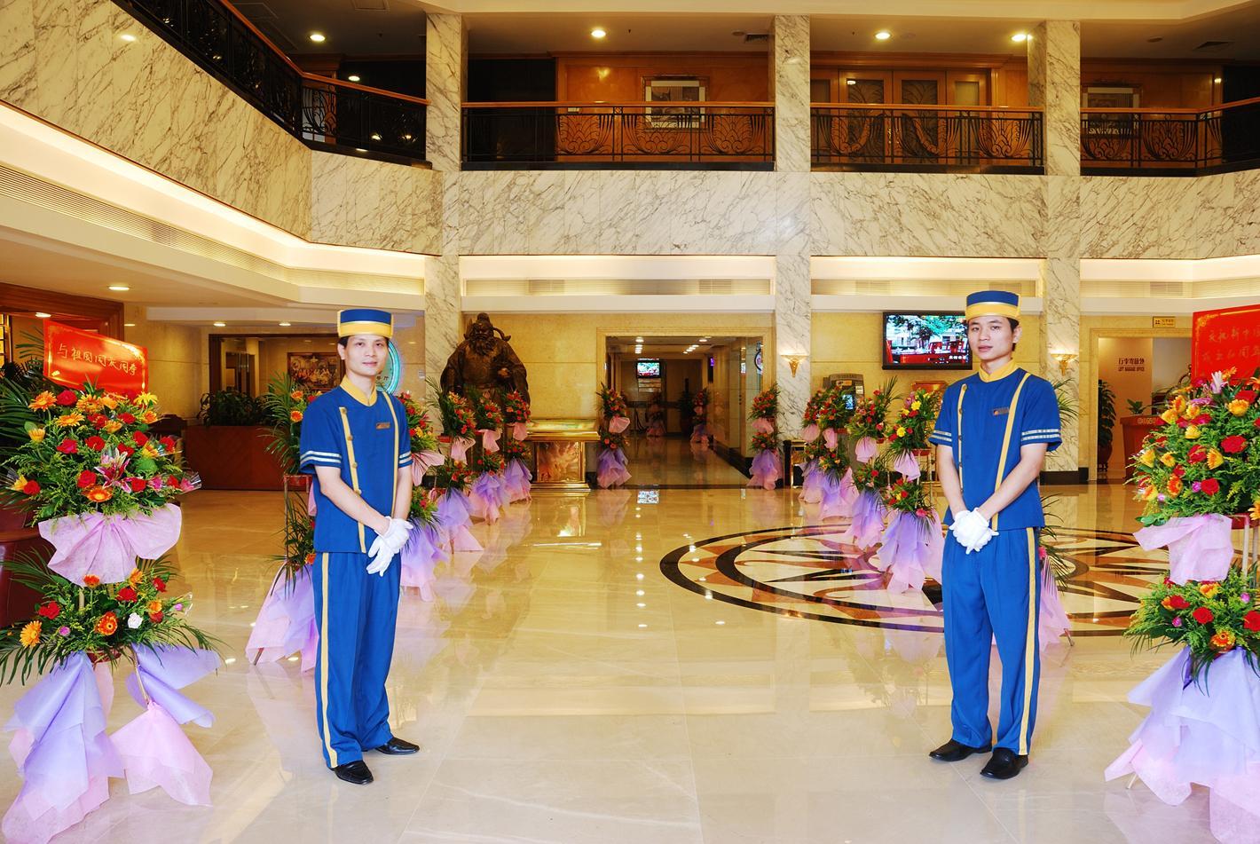 Vienna International Hotel (Foshan Shiwan Hotel) 32/34
