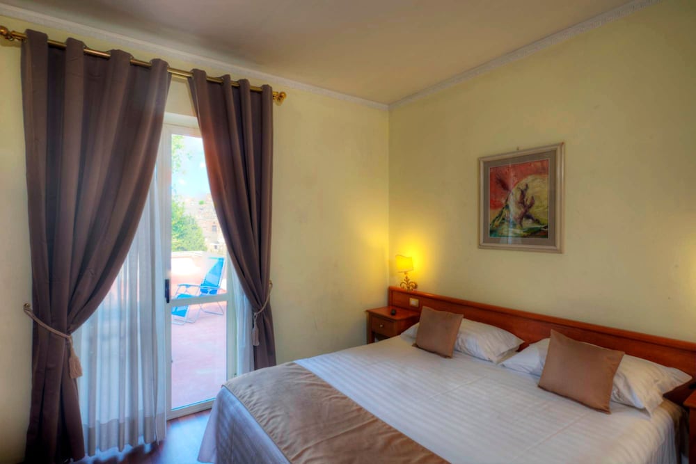 Hotel Dei Principati 17/53