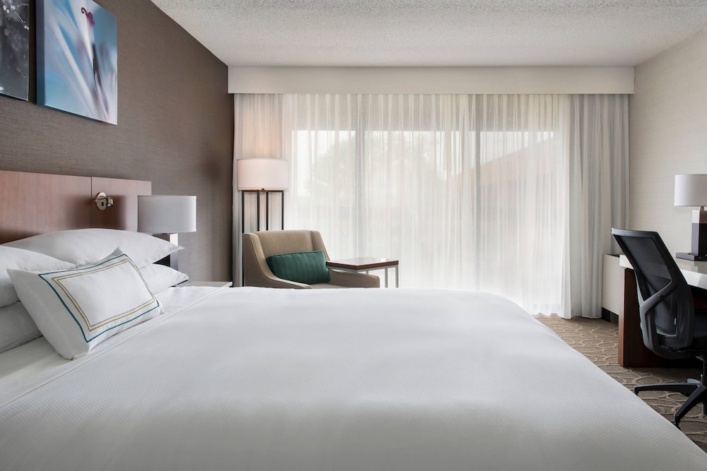 Room at Delta Hotels by Marriott Racine, MOUNT PLEASANT - WI