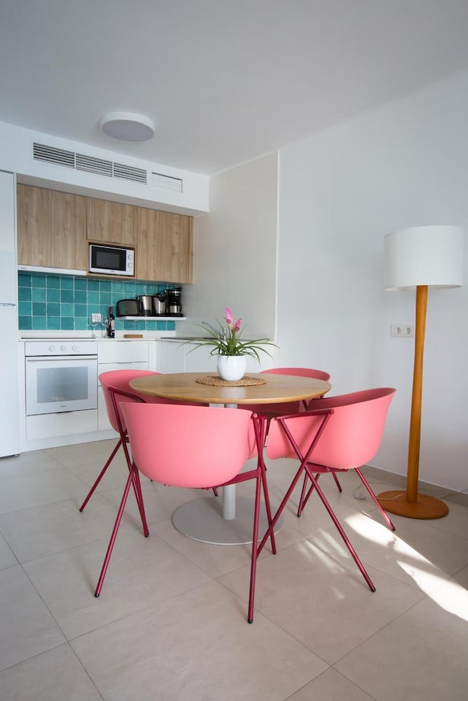 Nazaret Apartments 56/67