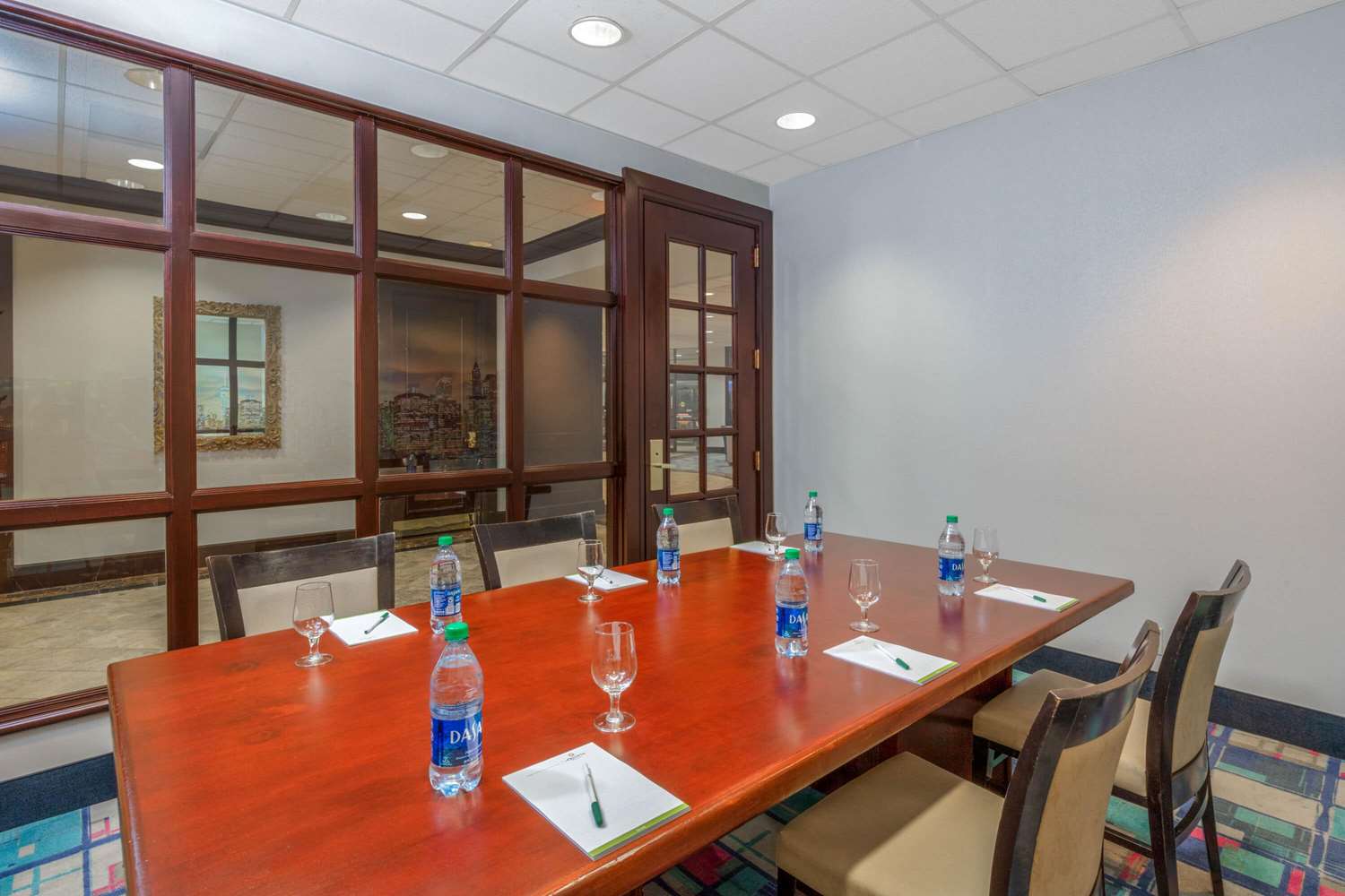 La Quinta Inn and Suites by Wyndham Secaucus Meadowlands 27/41