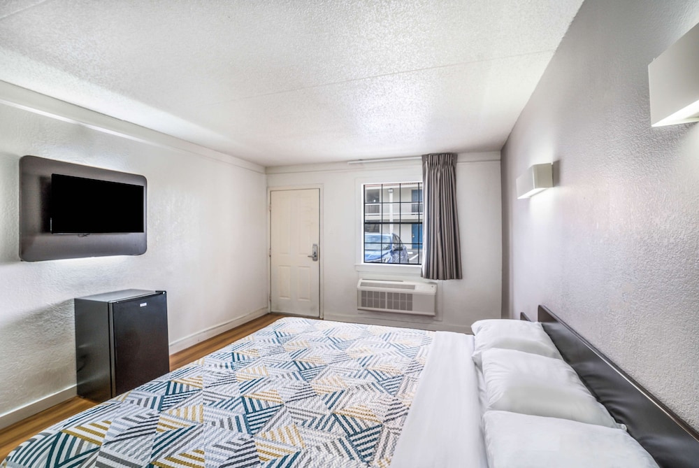 STANDARD, KING BED