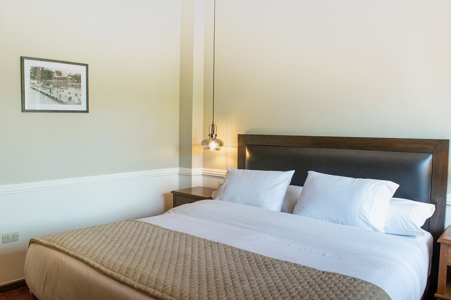 SUPERIOR, STUDIO, SUITE, KING BED, SOFA, KITCHENETTE