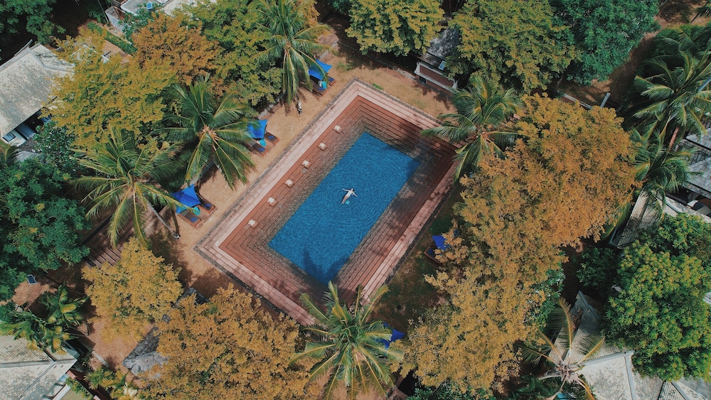 MELATI BEACH RESORT AND SPA 48/69