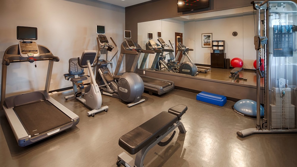 Best Western Plus Winnipeg Airport Hotel 21/45
