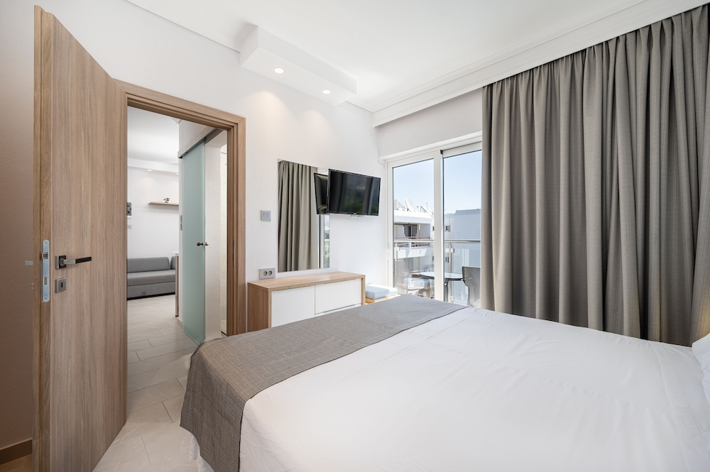 Poseidon Hotel 17/50
